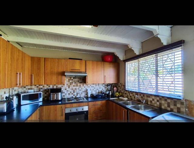 3 BEDROOM HOUSE FOR SALE IN CRYSTAL PARK